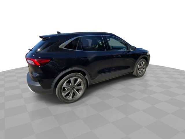 Used 2025 Ford Escape Platinum AWD/4WD image 2