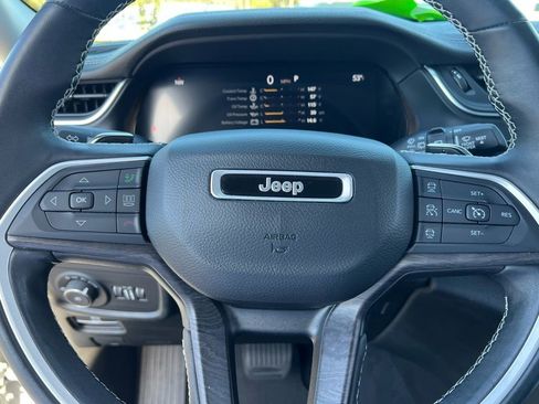 Used 2022 Jeep Grand Cherokee Limited image 20