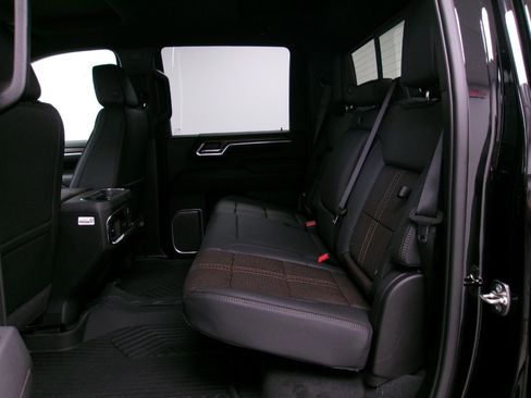 Used 2026 Chevrolet Silverado 3500 High Country w/ Midnight Edition AWD/4WD image 9