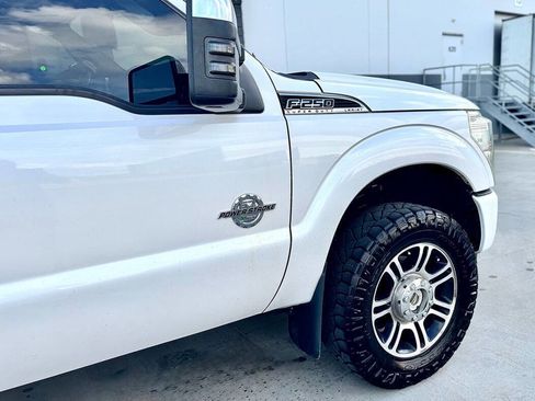 Used 2016 Ford F250 Platinum w/ Platinum Package AWD/4WD image 26