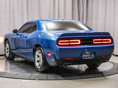Used 2021 Dodge Challenger SXT RWD image 2