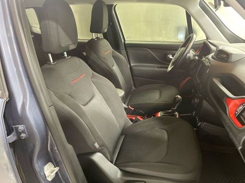 Certified 2019 Jeep Renegade Trailhawk image 23