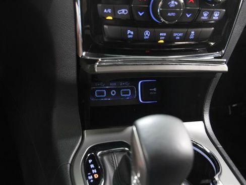 Used 2021 Jeep Grand Cherokee Laredo X AWD/4WD image 17