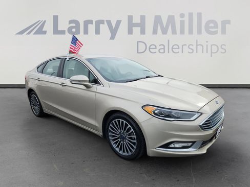 Used 2017 Ford Fusion SE w/ Fusion SE Technology Package image 7
