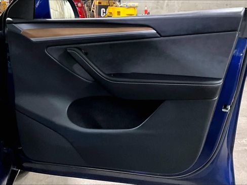 Used 2024 Tesla Model Y Long Range image 22