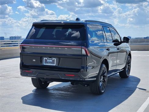 New 2025 Lincoln Navigator Reserve w/ Jet Appearance Package image 7