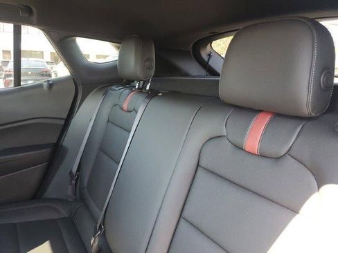 Used 2025 Chevrolet Trax RS w/ Sunroof Package FWD image 11