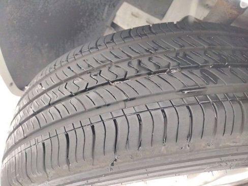 Used 2019 Dodge Grand Caravan SE w/ UConnect Hands-Free Group image 29