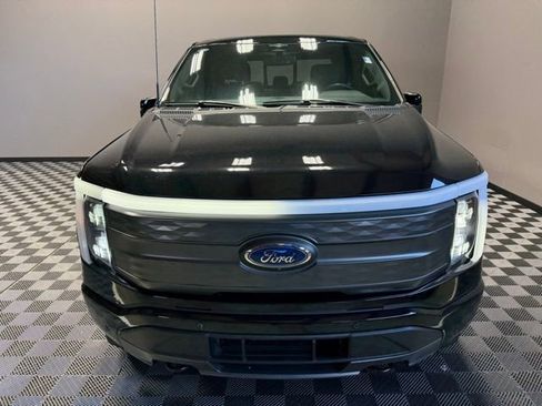 Used 2023 Ford F150 Lightning Lariat image 4