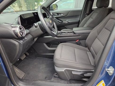 Used 2025 Chevrolet Equinox LT FWD image 6