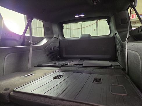 Used 2024 GMC Yukon XL AT4 w/ Technology Package AWD/4WD image 19
