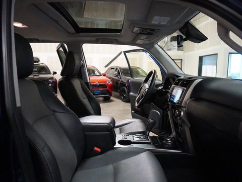 Used 2020 Toyota 4Runner SR5 Premium w/ Moonroof Package image 6