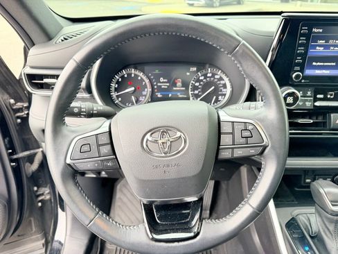 Used 2021 Toyota Highlander XSE image 17