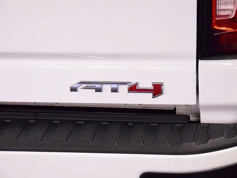 Used 2021 GMC Sierra 2500 AT4 image 15