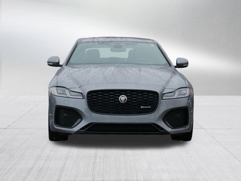 Used 2022 Jaguar XF R-Dynamic SE image 2