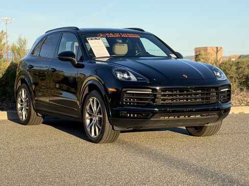 Used 2023 Porsche Cayenne image 6