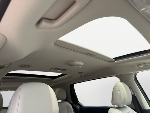 New 2026 Kia Carnival SX FWD image 16