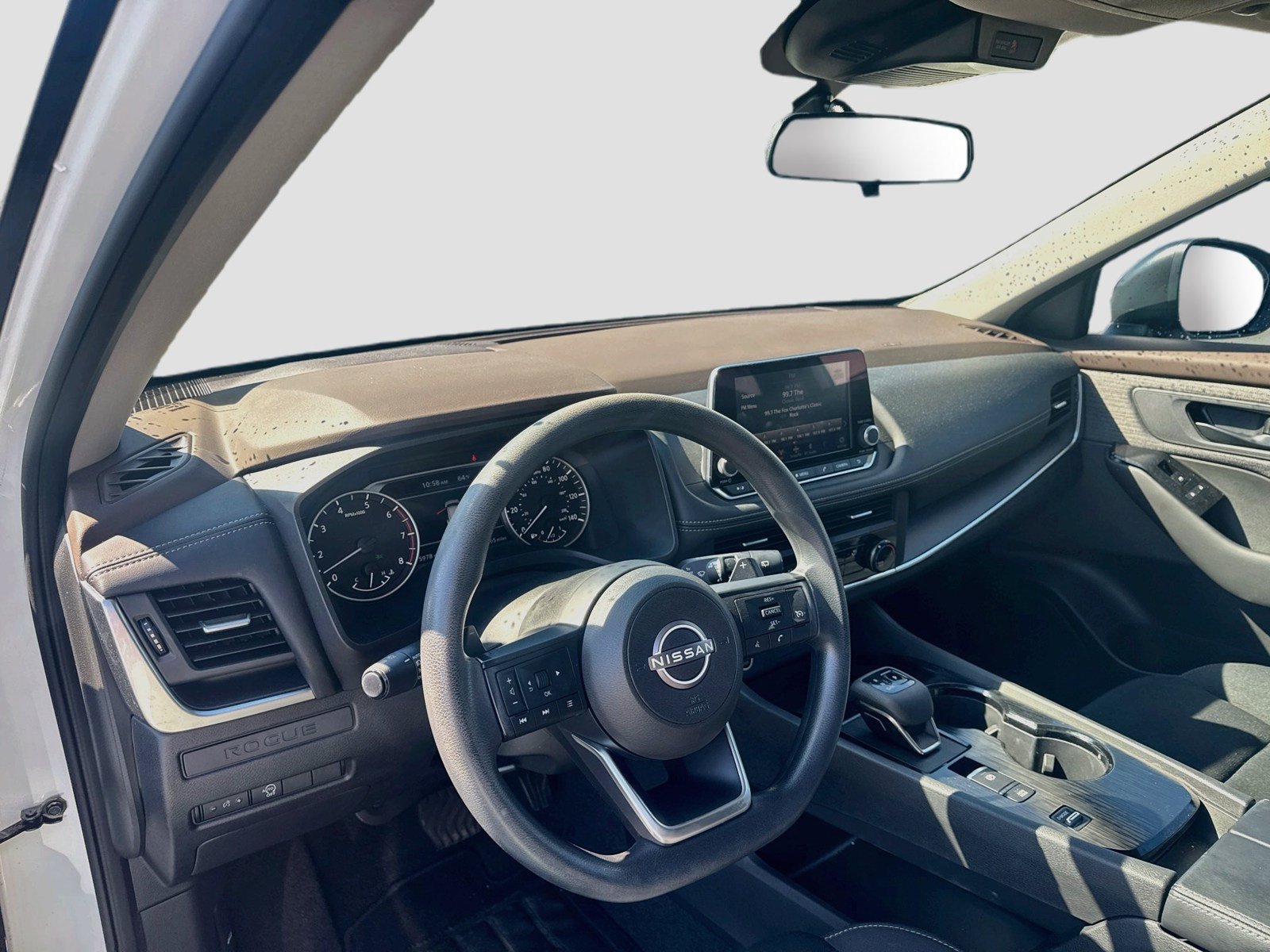 Used 2023 Nissan Rogue S FWD image 9