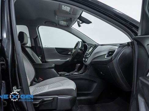 Used 2019 Chevrolet Equinox LS w/ LS Convenience Package image 34
