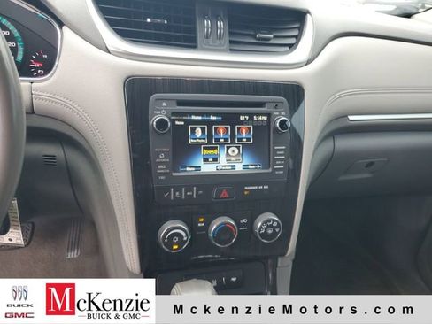 Used 2017 Chevrolet Traverse LT FWD image 15