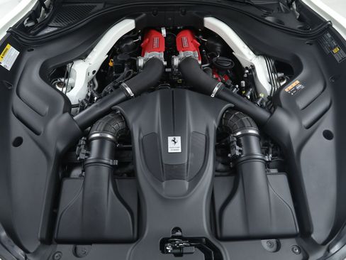 Certified 2025 Ferrari Roma Spider RWD image 37