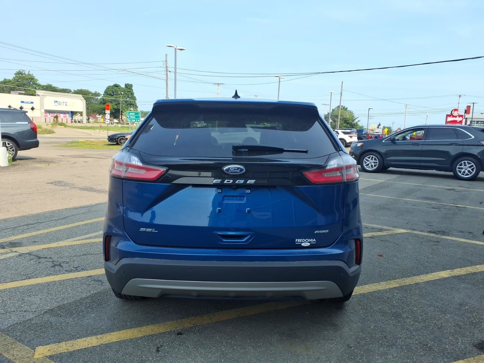 Used 2023 Ford Edge SEL w/ Convenience Package AWD/4WD image 5