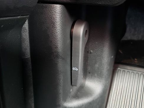 Used 2022 Kia Telluride LX AWD/4WD image 32