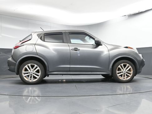 Used 2015 Nissan Juke SV image 25
