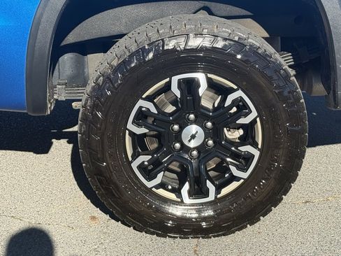 Used 2022 Chevrolet Silverado 1500 ZR2 image 11