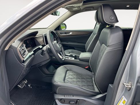Certified 2026 Volkswagen Atlas SEL Premium R-Line AWD/4WD image 9