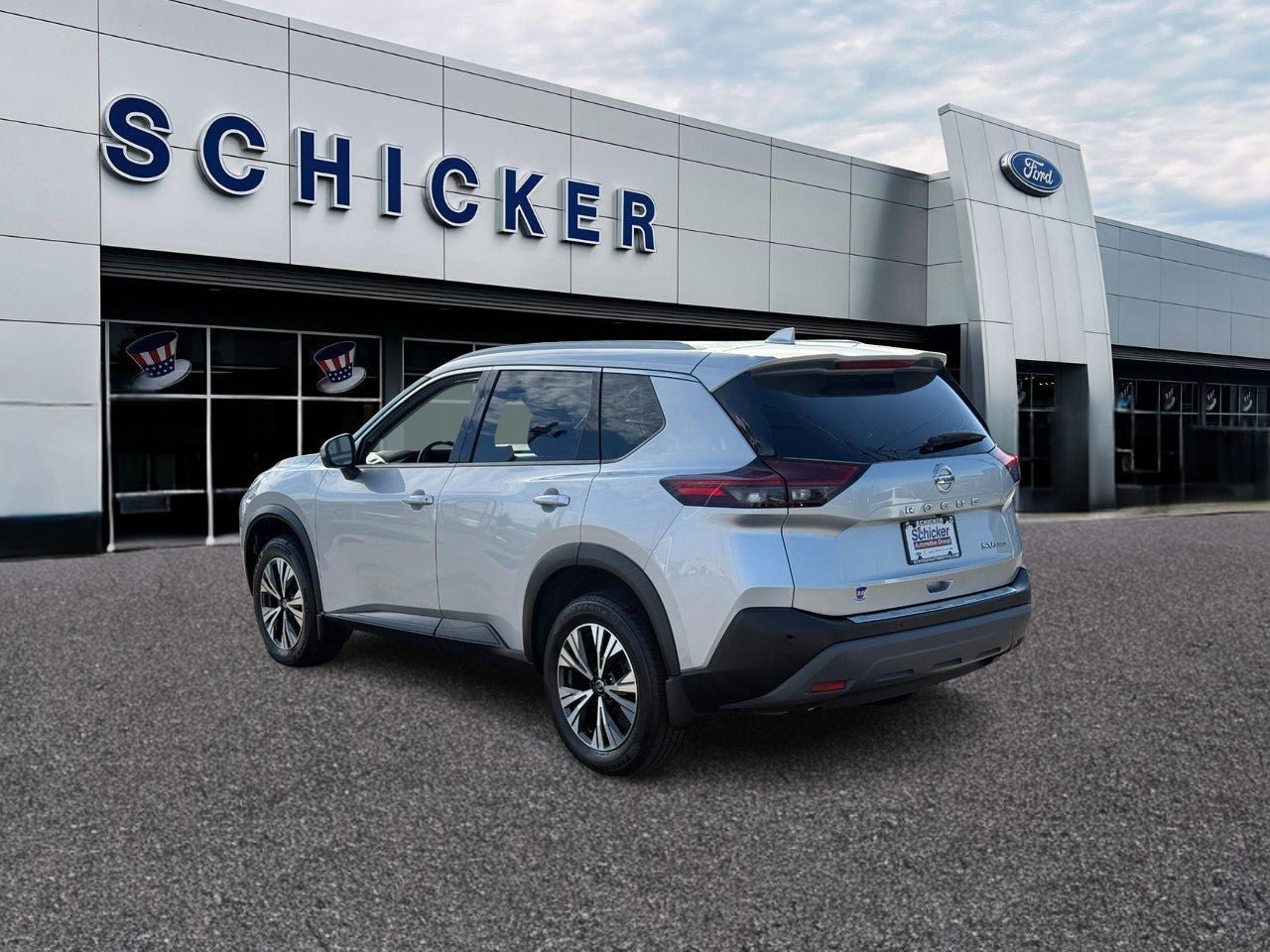 Used 2021 Nissan Rogue SV w/ Premium Package AWD/4WD image 3