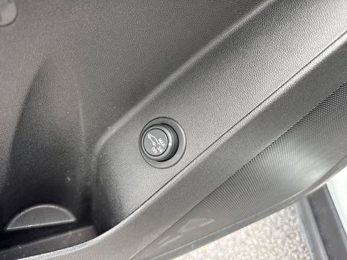 Used 2023 Chevrolet Equinox LT image 17