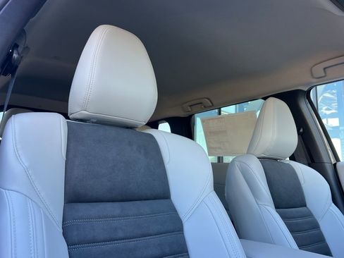 New 2026 Mitsubishi Outlander SE image 18