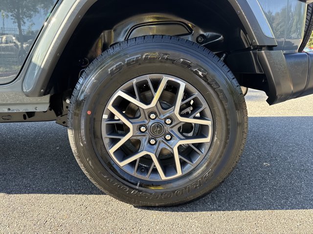 Certified 2026 Jeep Wrangler Unlimited Sahara AWD/4WD image 18