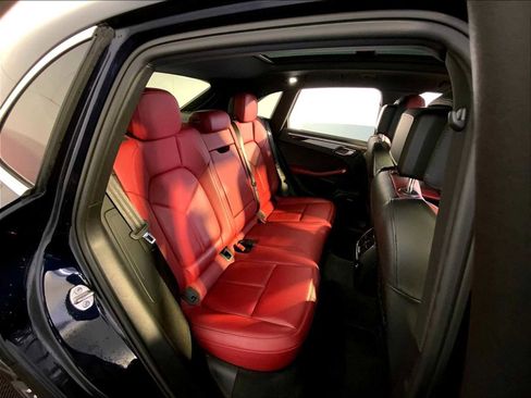 Certified 2022 Porsche Macan S AWD/4WD image 23