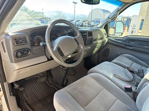 Used 2002 Ford Excursion XLT image 11