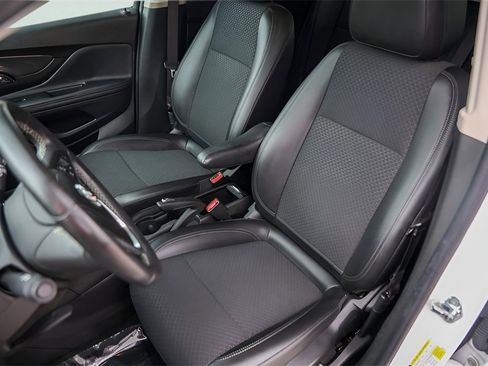 Used 2022 Buick Encore Preferred w/ Safety Package image 10