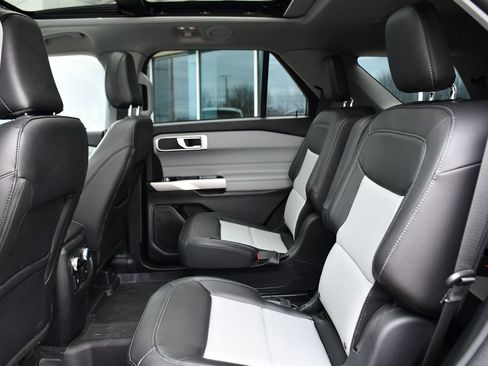 Used 2023 Ford Explorer XLT w/ Equipment Group 202A image 21