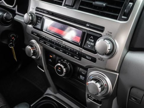 Used 2013 Toyota 4Runner SR5 w/ Convenience Pkg AWD/4WD image 39
