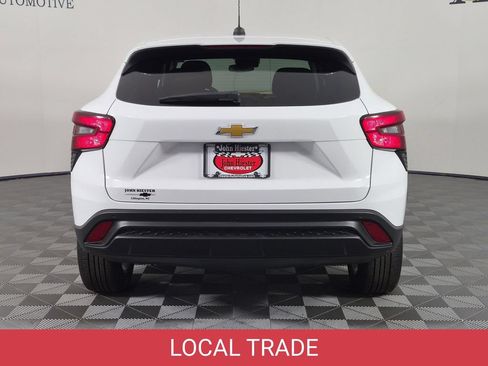 Certified 2024 Chevrolet Trax LS w/ LS Convenience Package FWD image 6