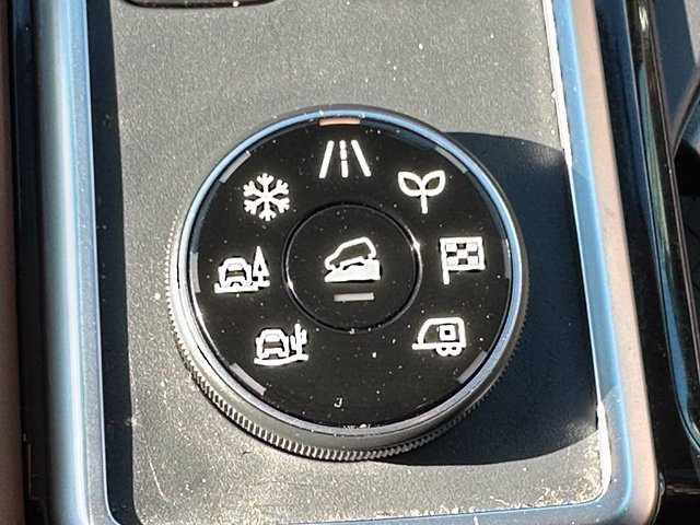 Certified 2025 Nissan Pathfinder Platinum AWD/4WD image 34
