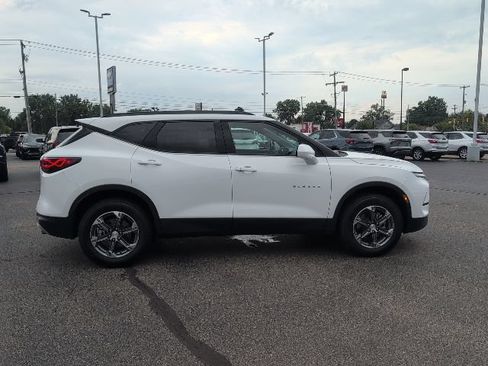 Used 2024 Chevrolet Blazer LT w/ Convenience Package FWD image 9