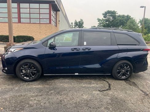Certified 2026 Toyota Sienna XSE AWD/4WD image 2