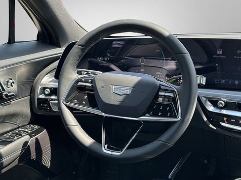 Used 2025 Cadillac Lyriq Luxury image 5