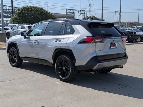 Used 2023 Toyota RAV4 XSE AWD/4WD image 9