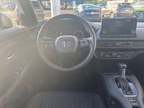 Used 2023 Honda HR-V Sport image 15