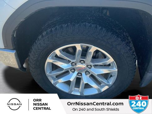 Used 2019 GMC Sierra 1500 SLT w/ SLT Premium Plus Package AWD/4WD image 9