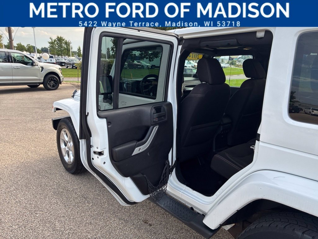 Used 2014 Jeep Wrangler Unlimited Sahara AWD/4WD image 33