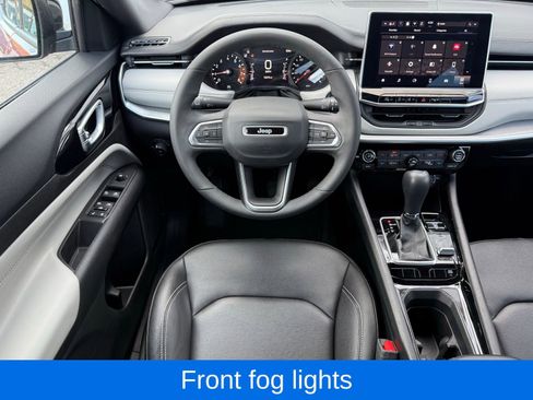 Used 2025 Jeep Compass Limited AWD/4WD image 29