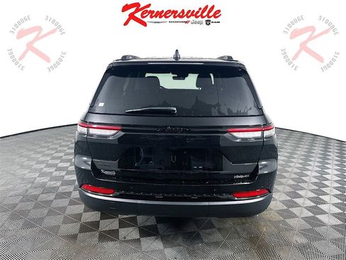 New 2025 Jeep Grand Cherokee Altitude image 6